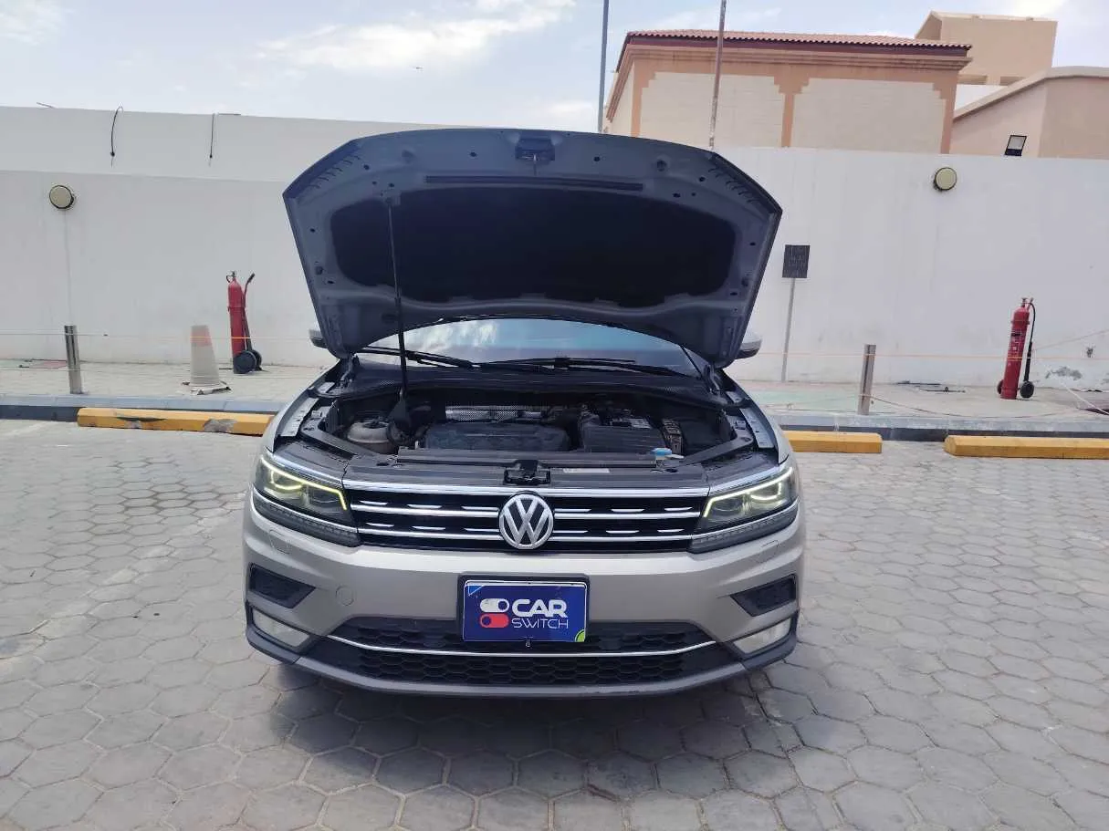 Car image 30