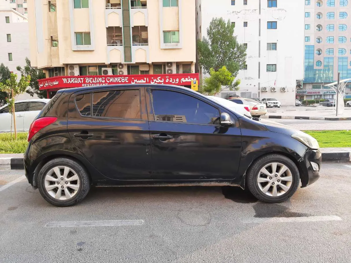 Car image 8