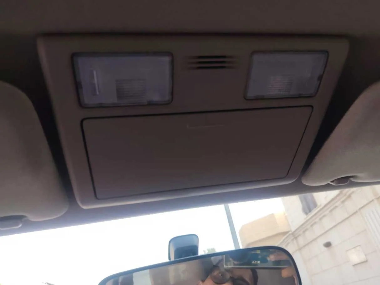 Car image 24