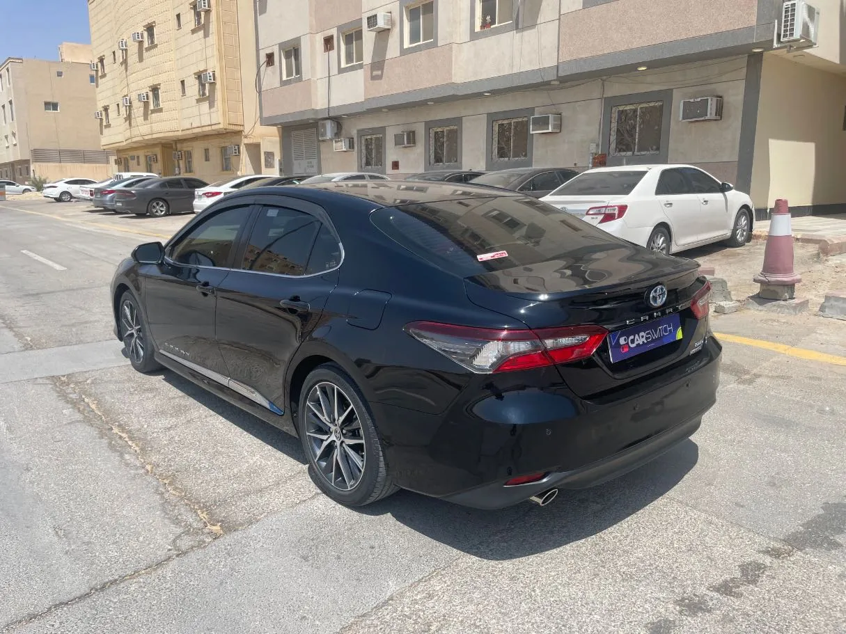 Car image 7