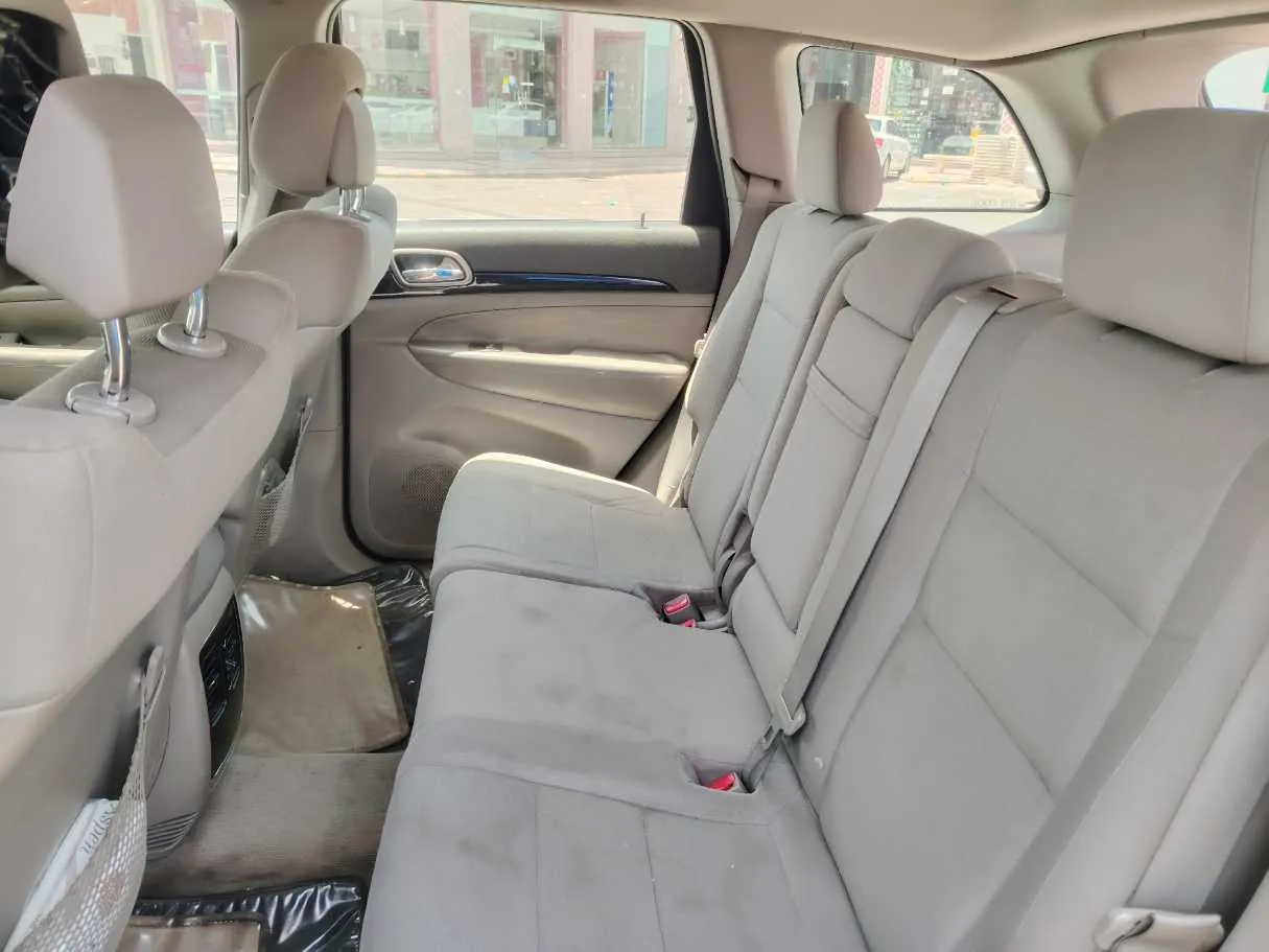 Car image 16