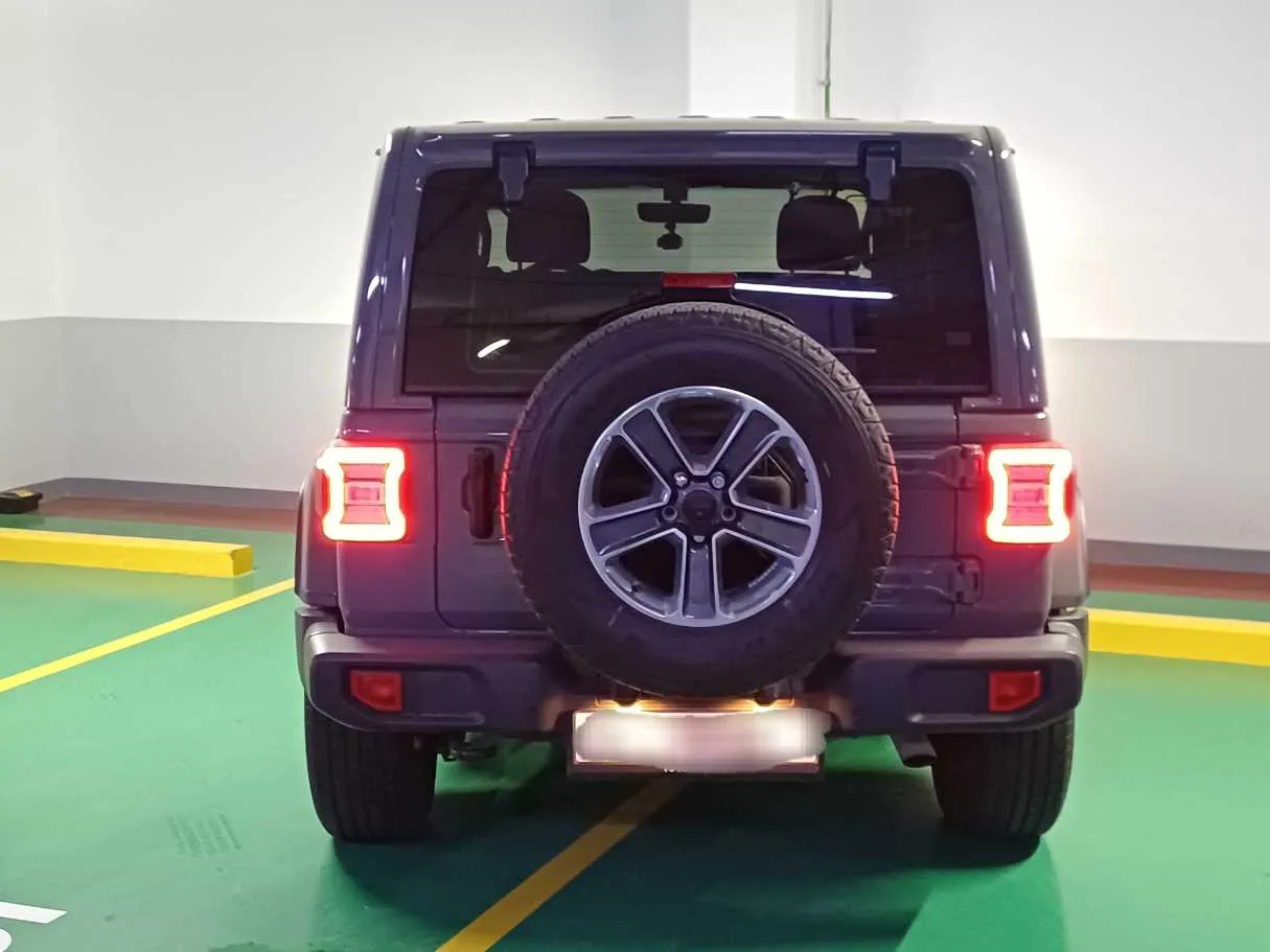Car image 6