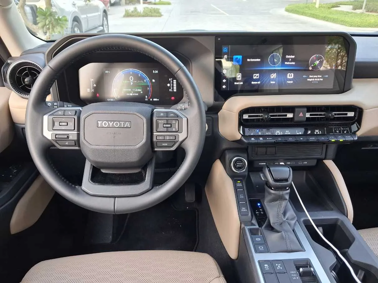 Car image 16