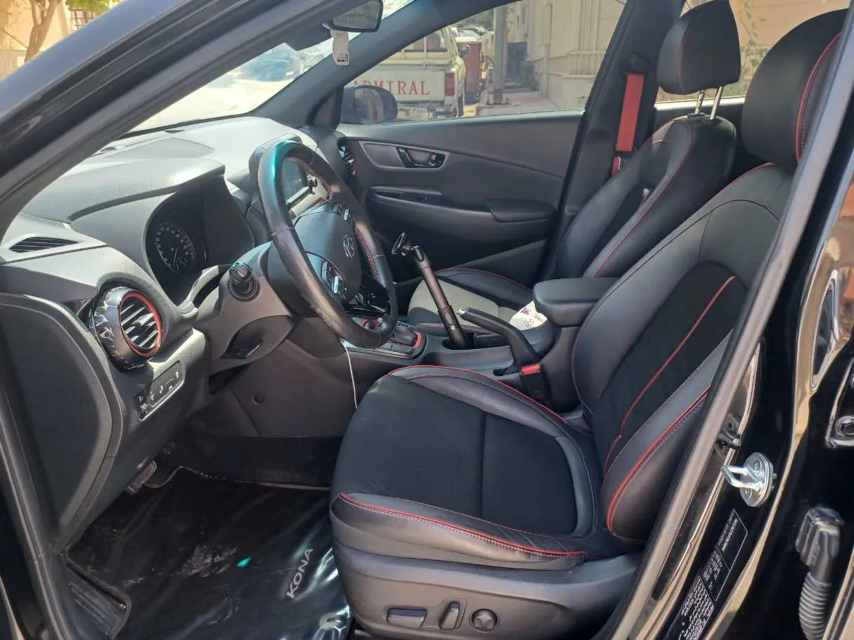Car image 13