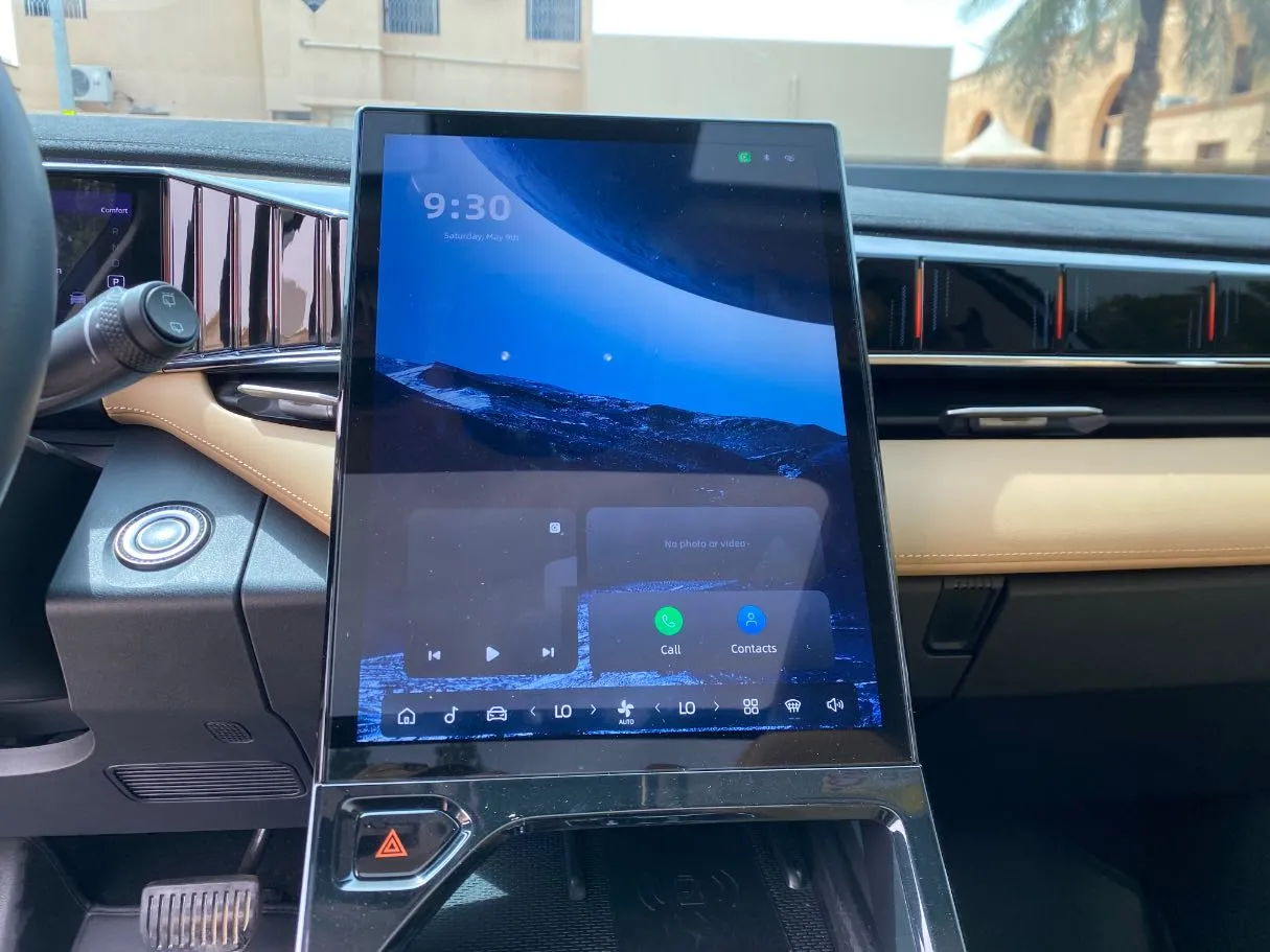 Car image 18
