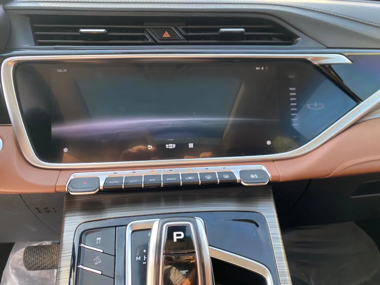 Car image 16