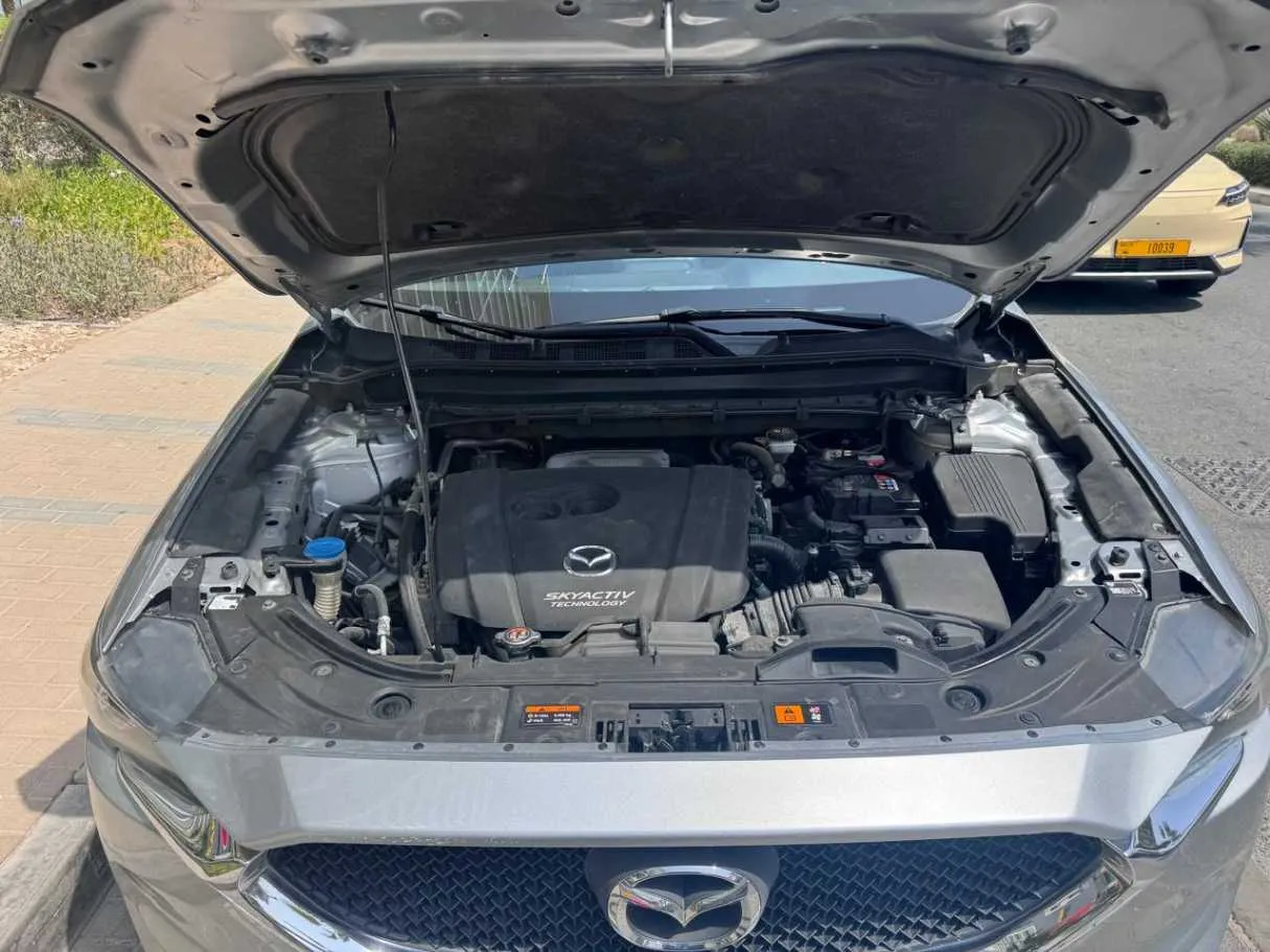 Car image 17