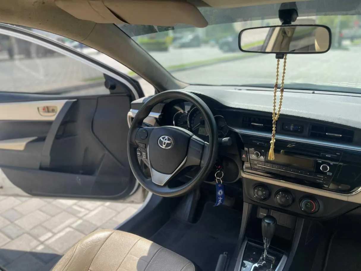 Car image 16