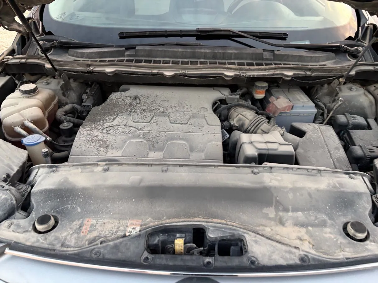 Car image 26