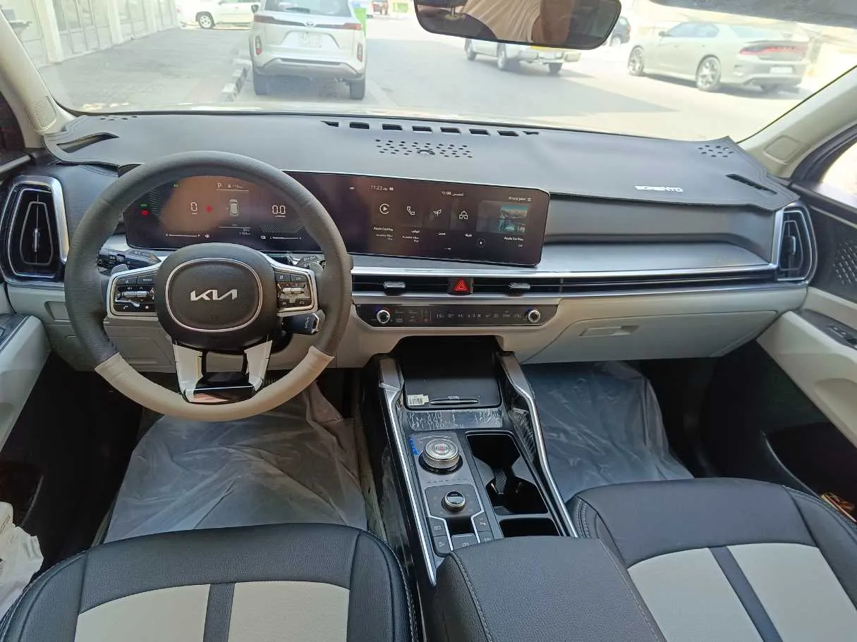 Car image 16