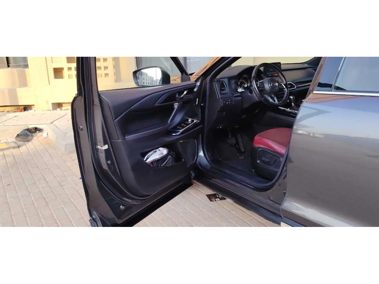 Car image 11