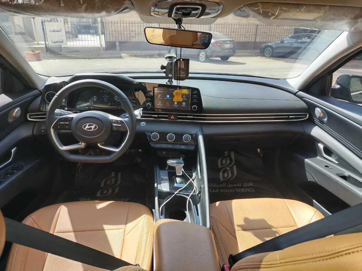 Car image 20