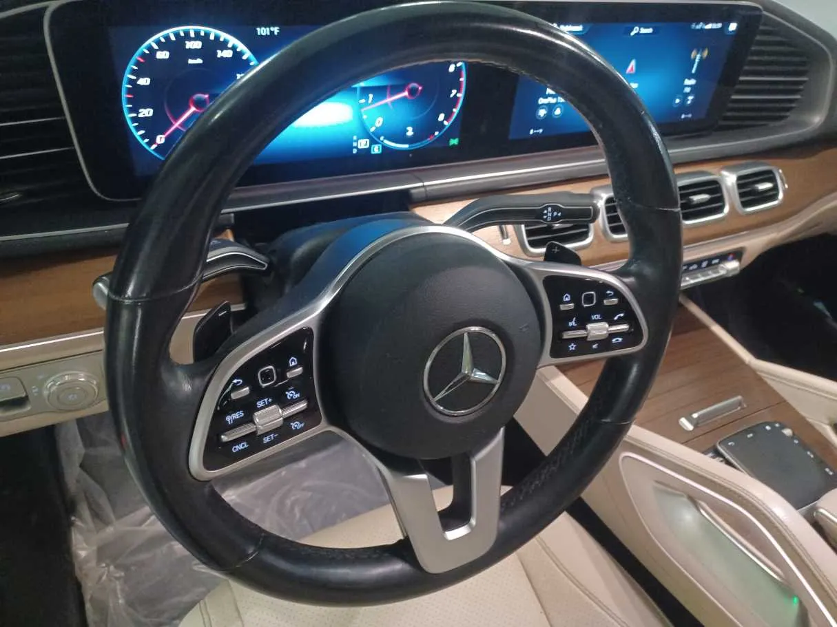 Car image 20