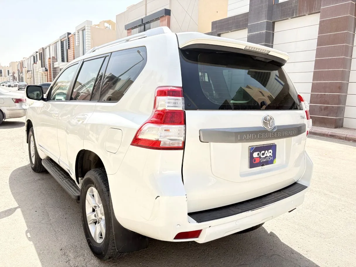 Car image 7