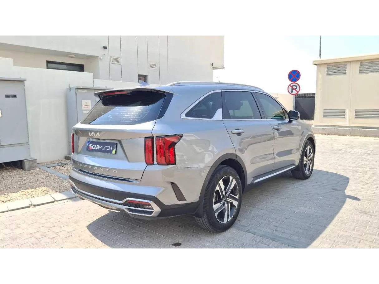 Car image 5