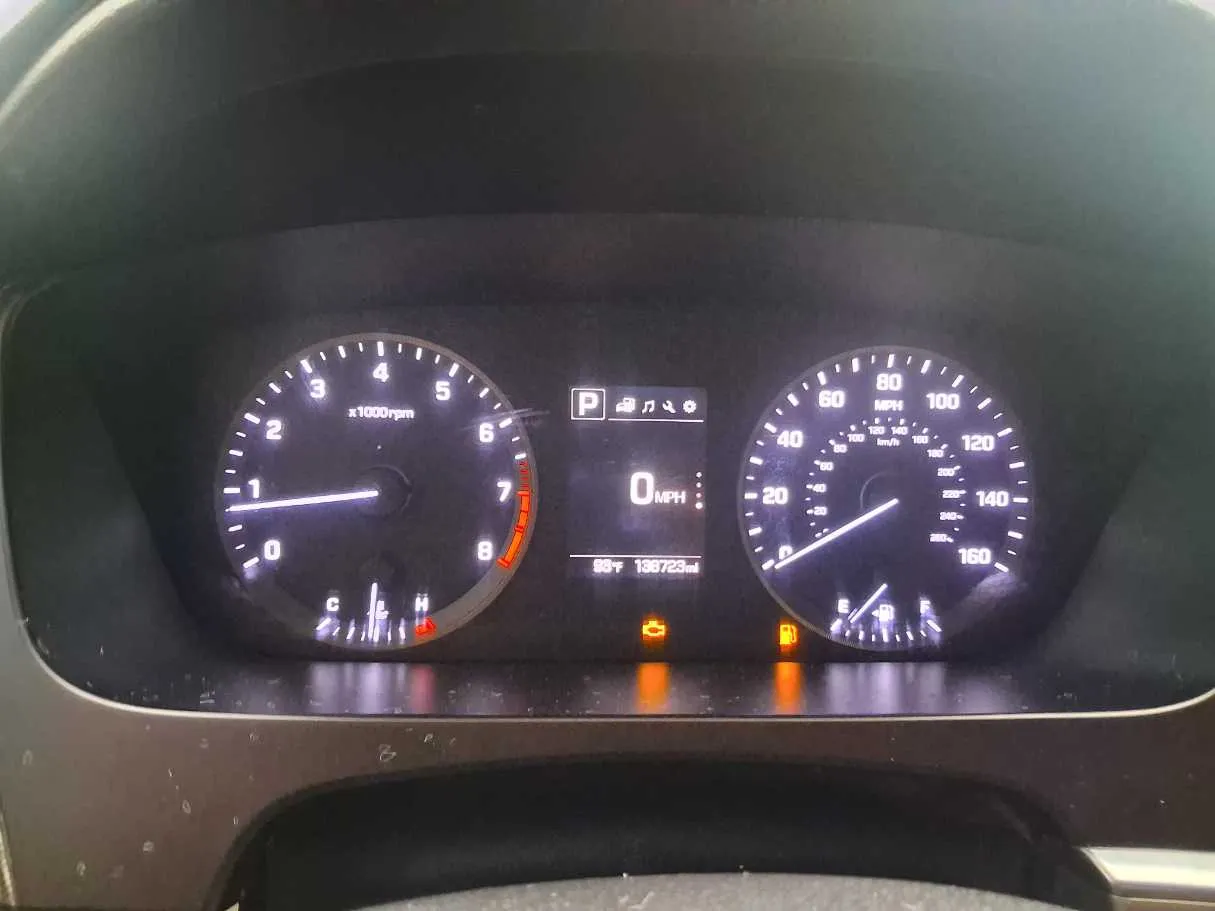 Car image 35