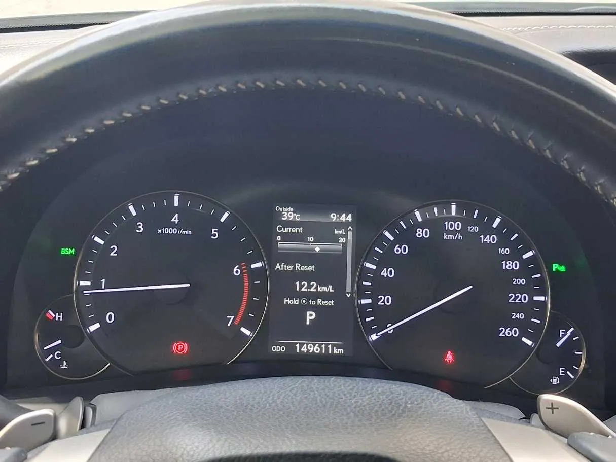 Car image 19