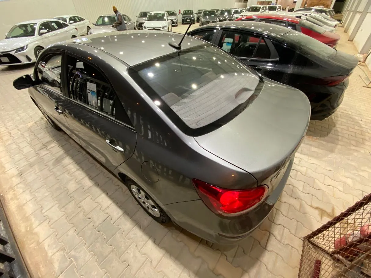 Car image 6