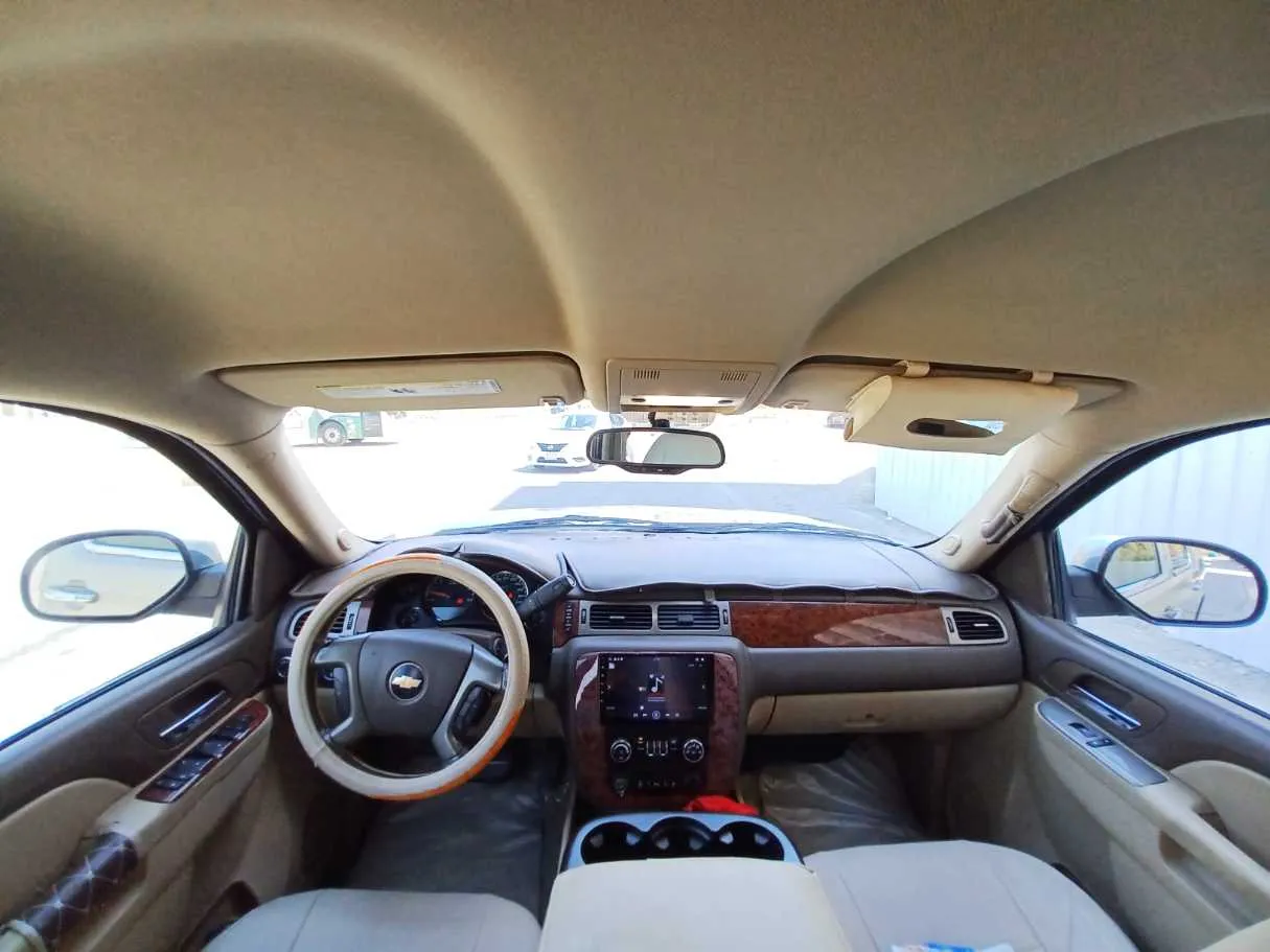 Car image 13