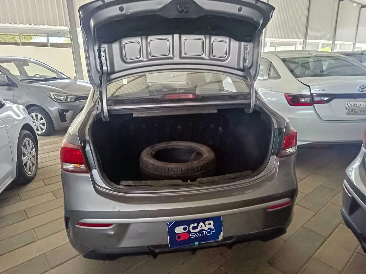 Car image 20
