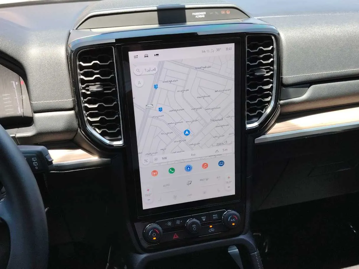 Car image 25