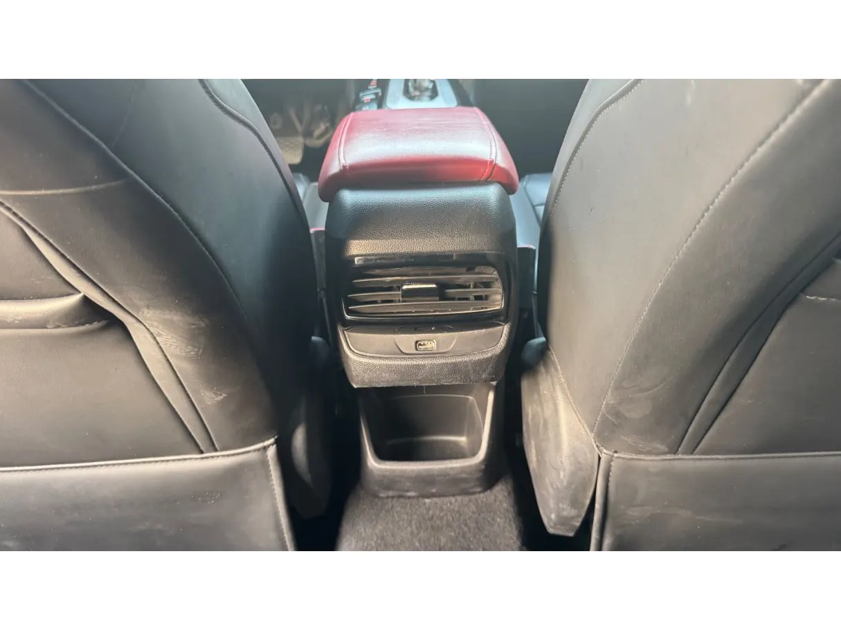 Car image 25