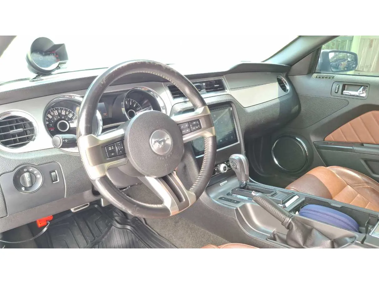 Car image 11