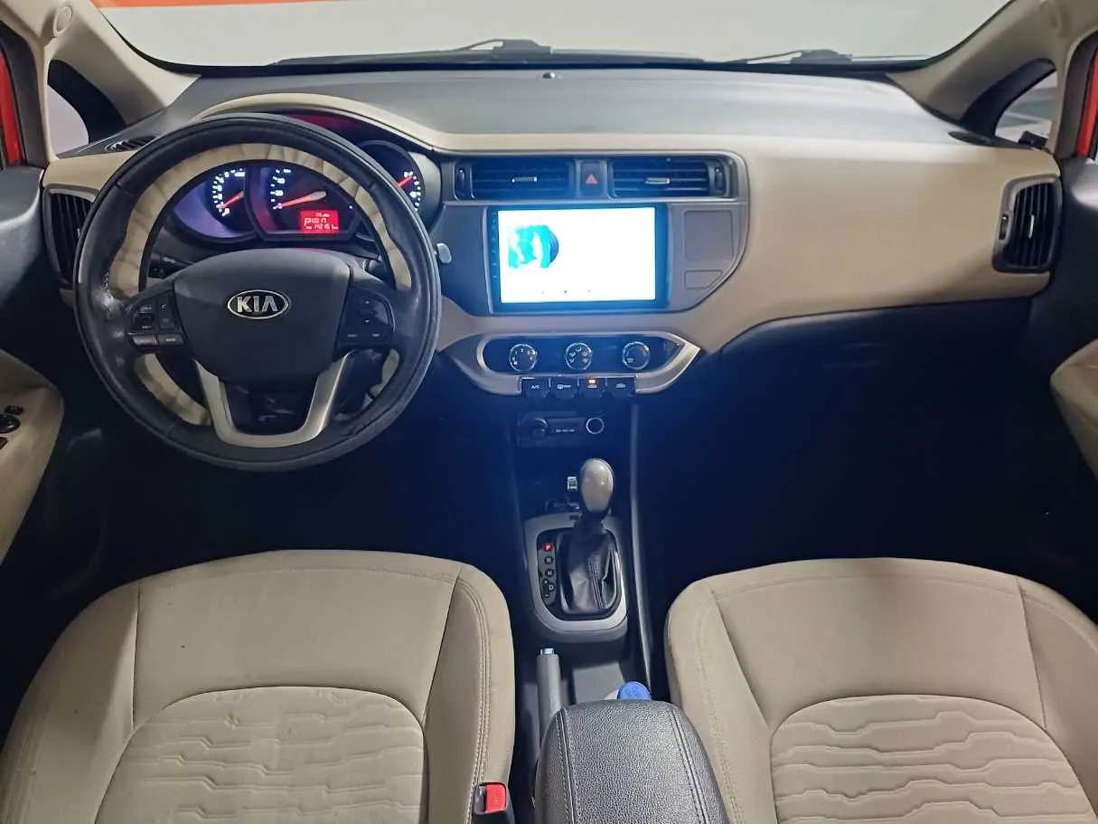 Car image 16