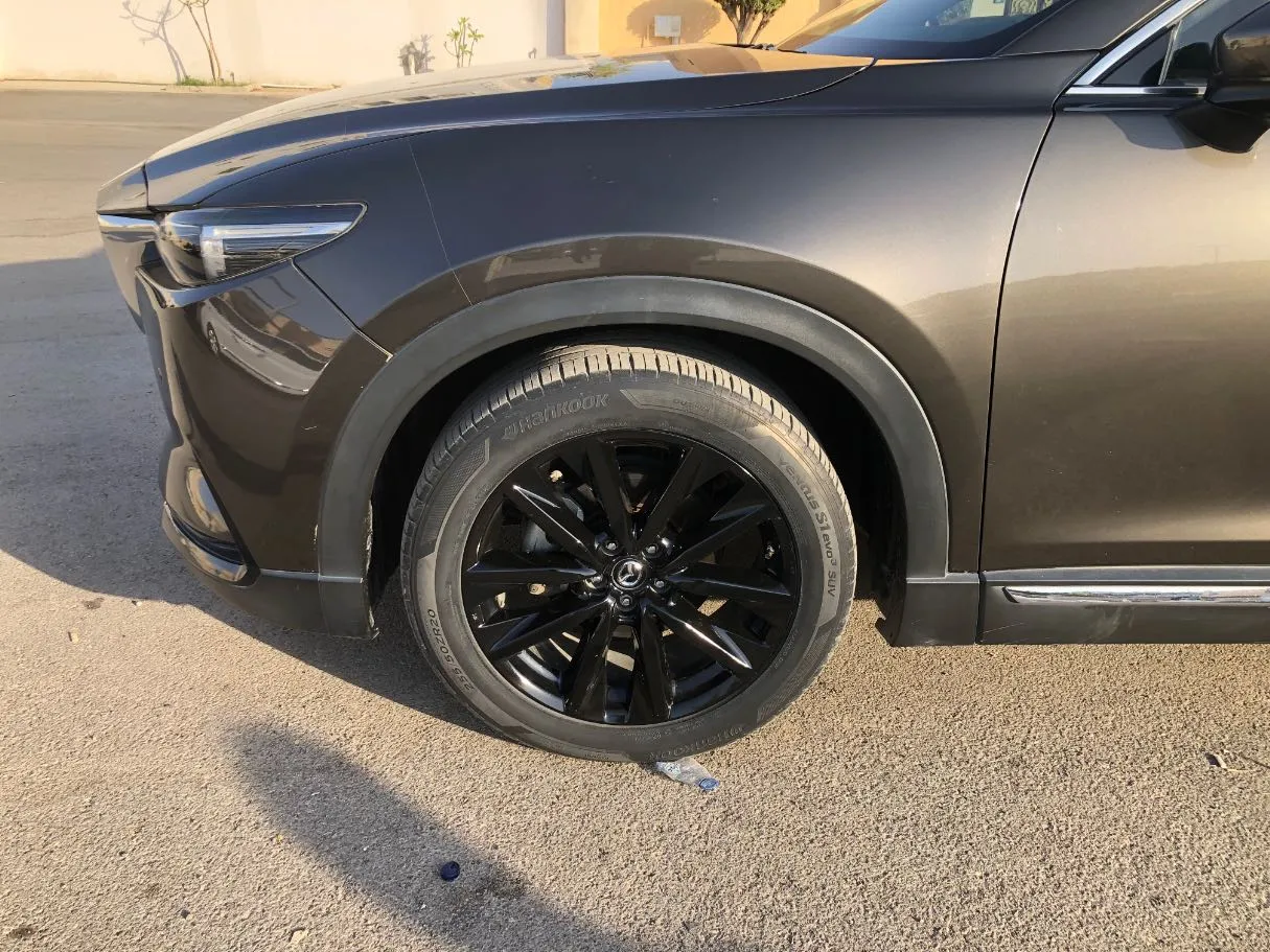 Car image 8