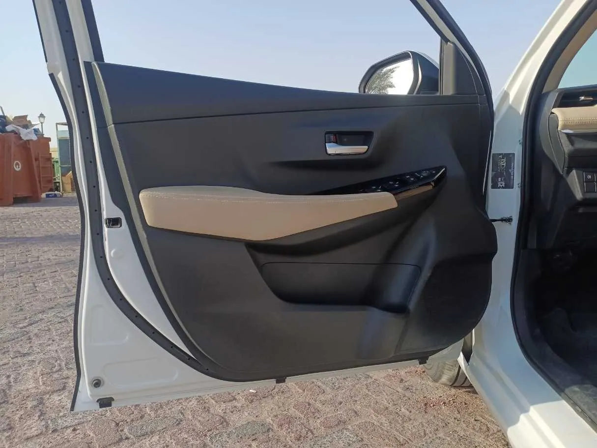 Car image 10