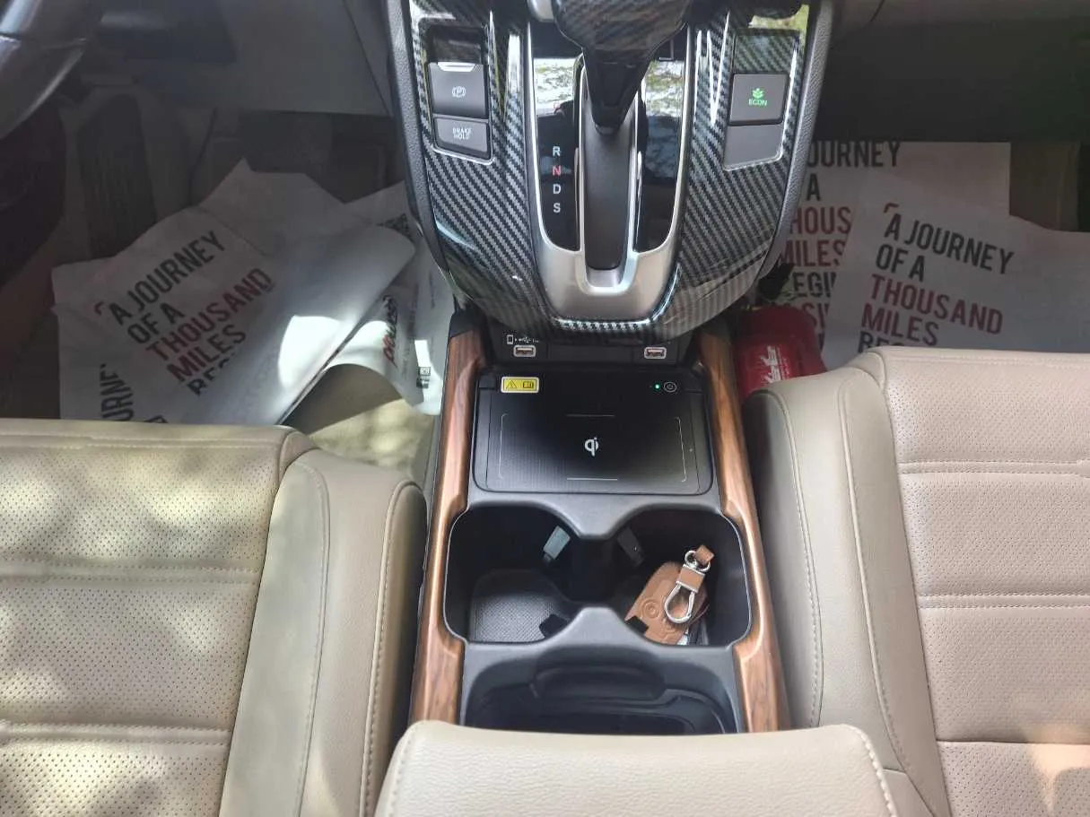 Car image 24