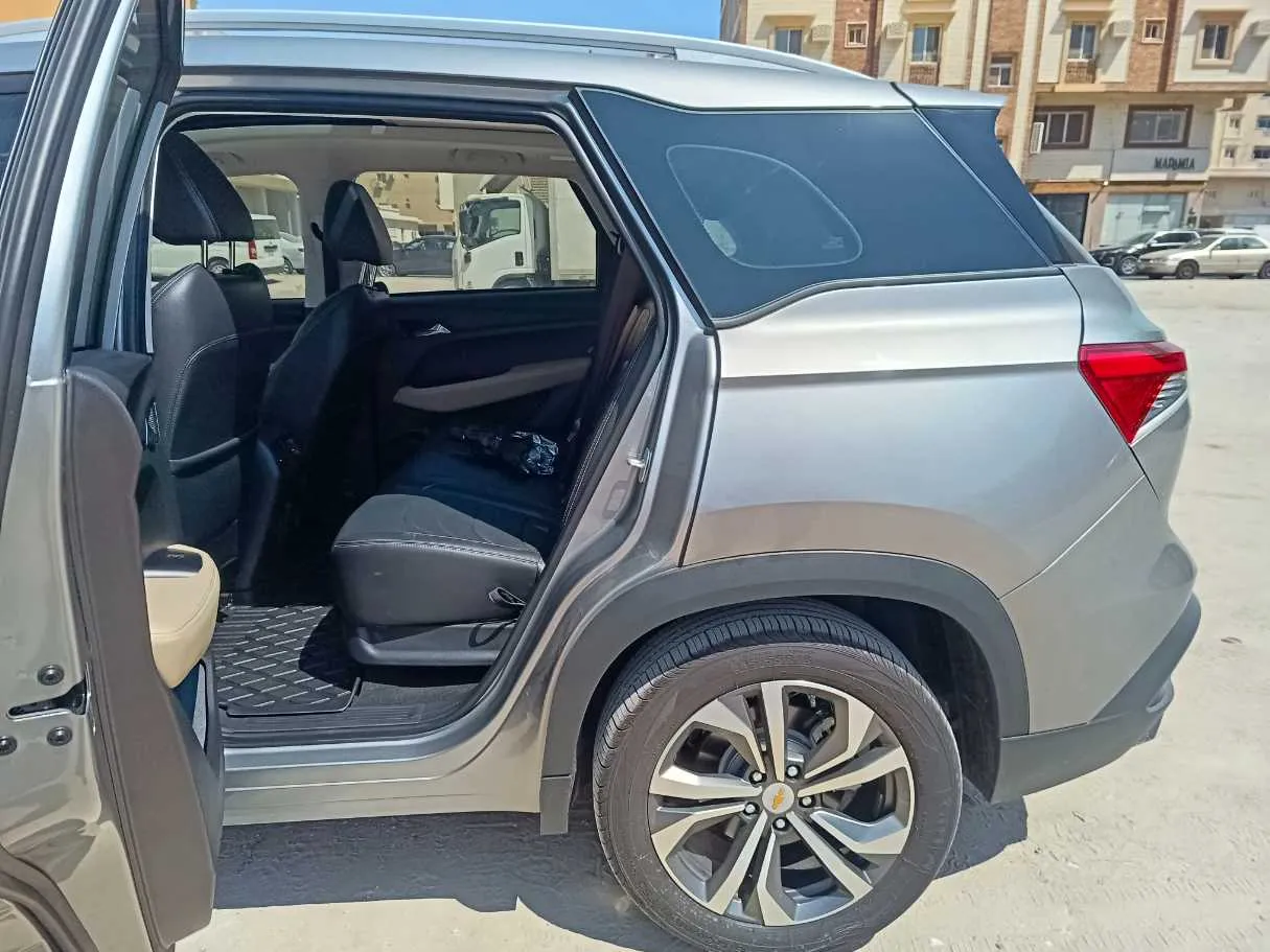 Car image 16