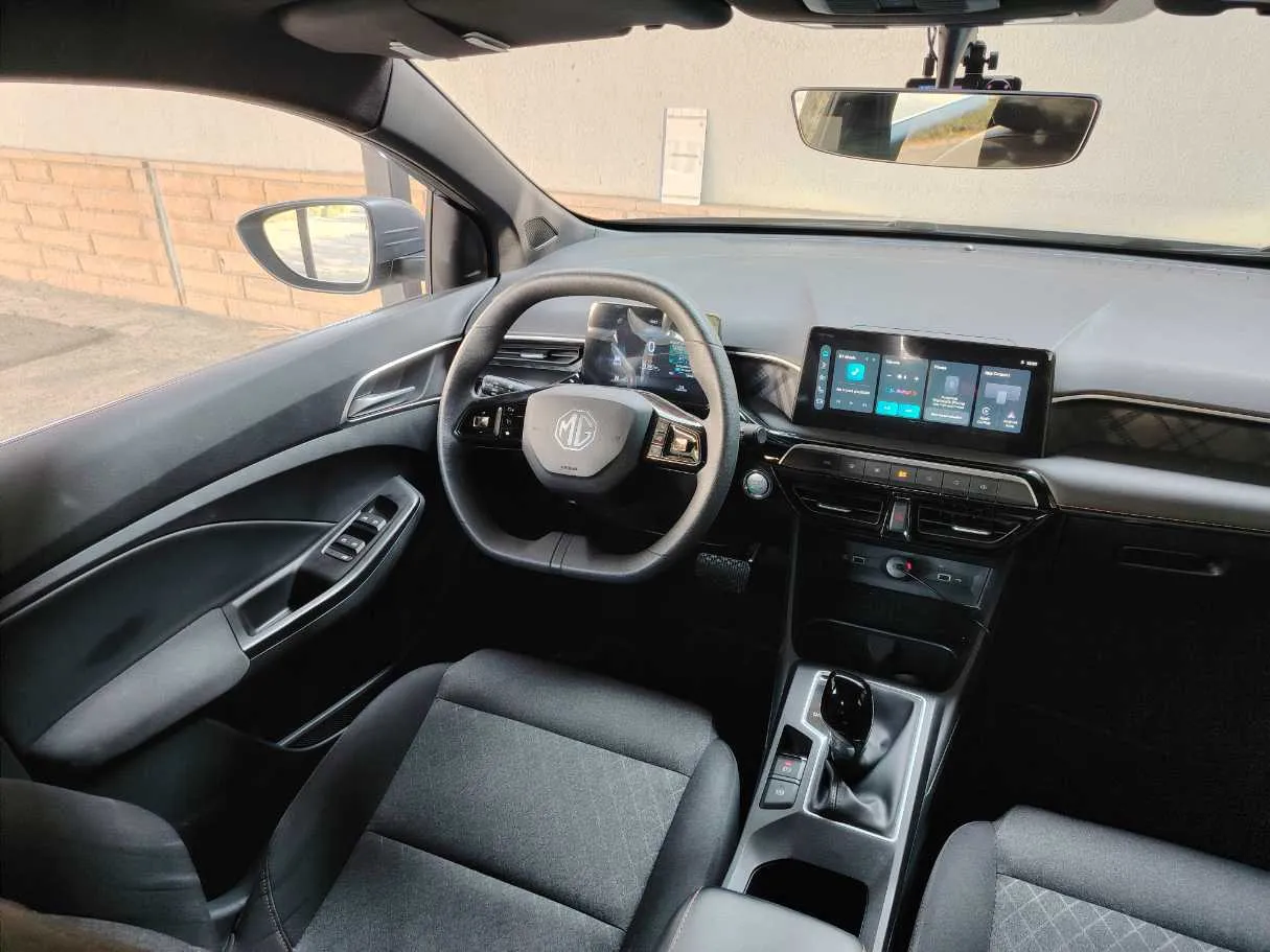 Car image 20