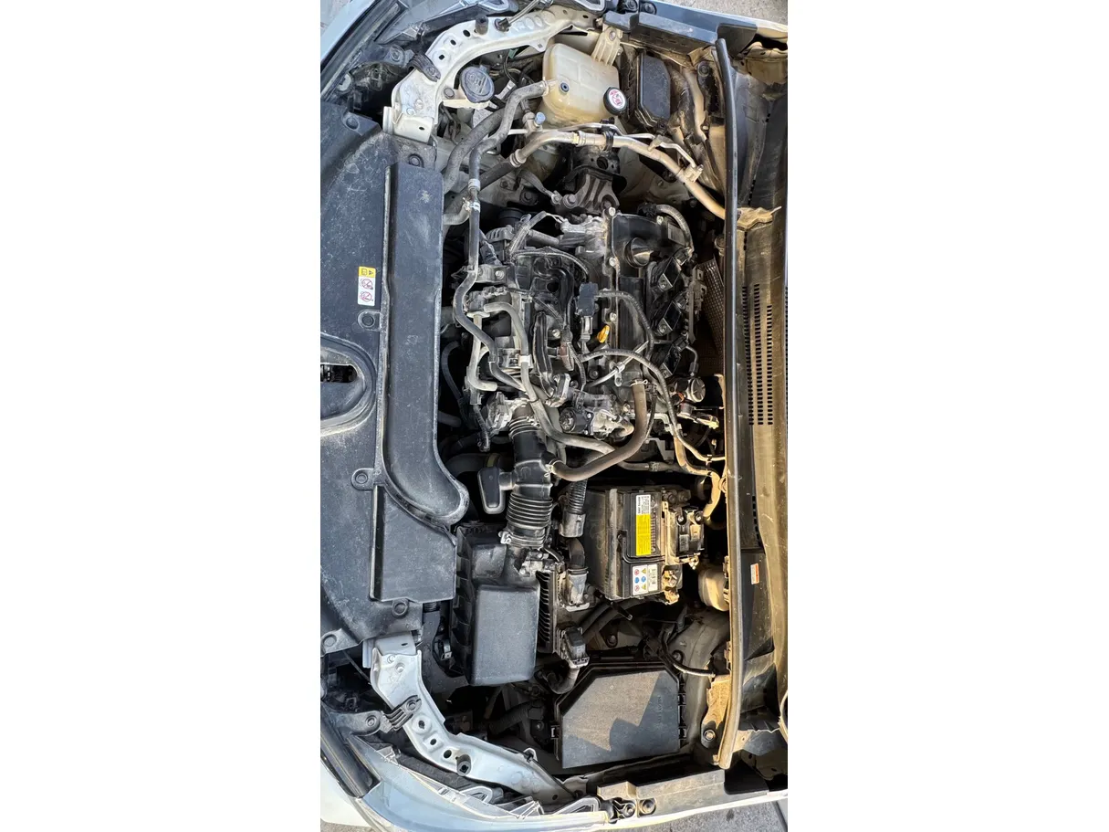 Car image 25
