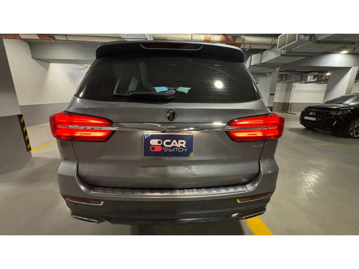 Car image 6