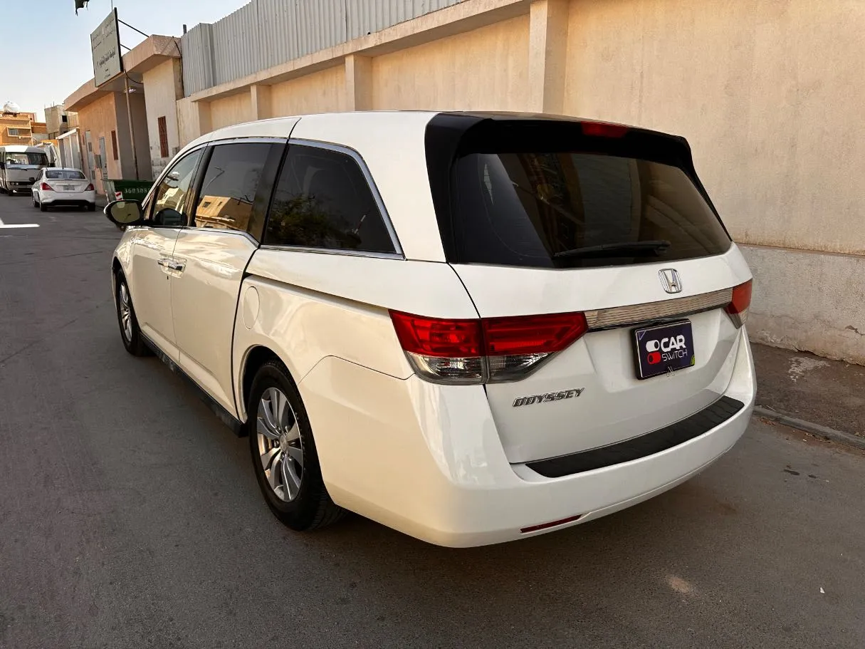 Car image 7