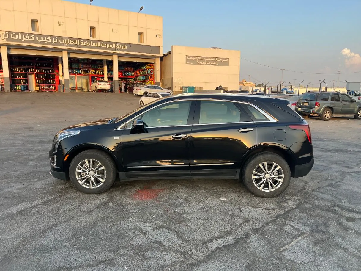 Car image 8