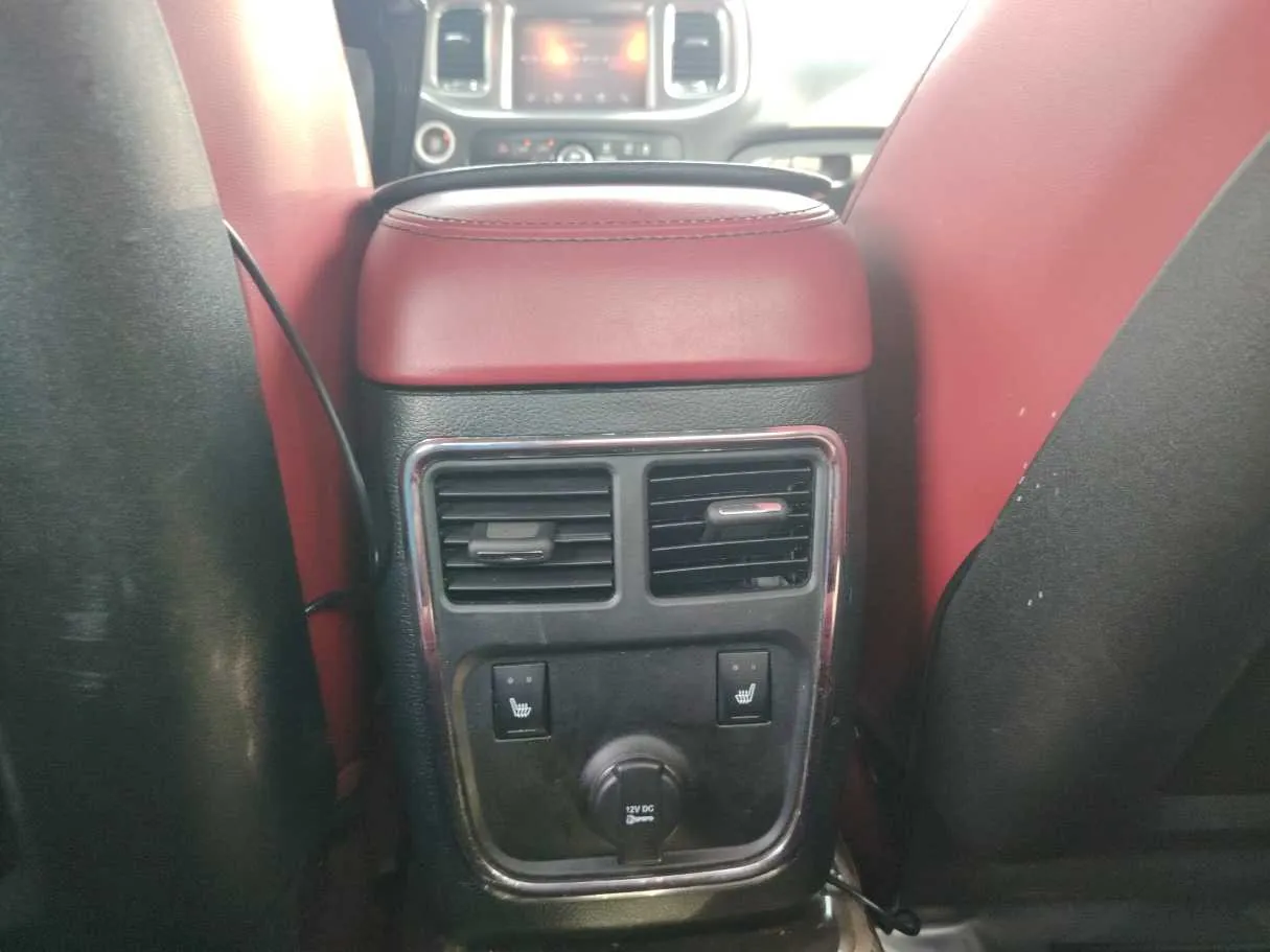 Car image 27