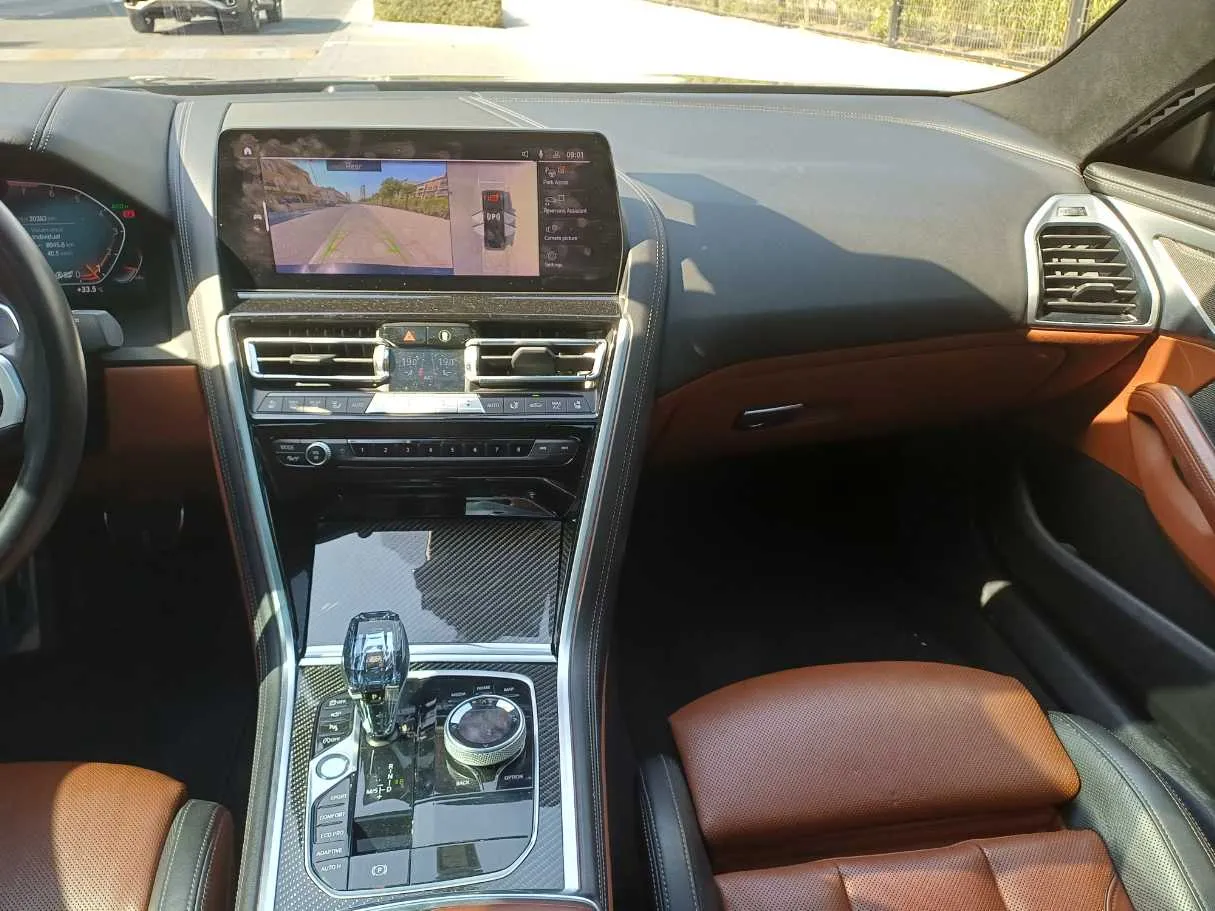 Car image 16