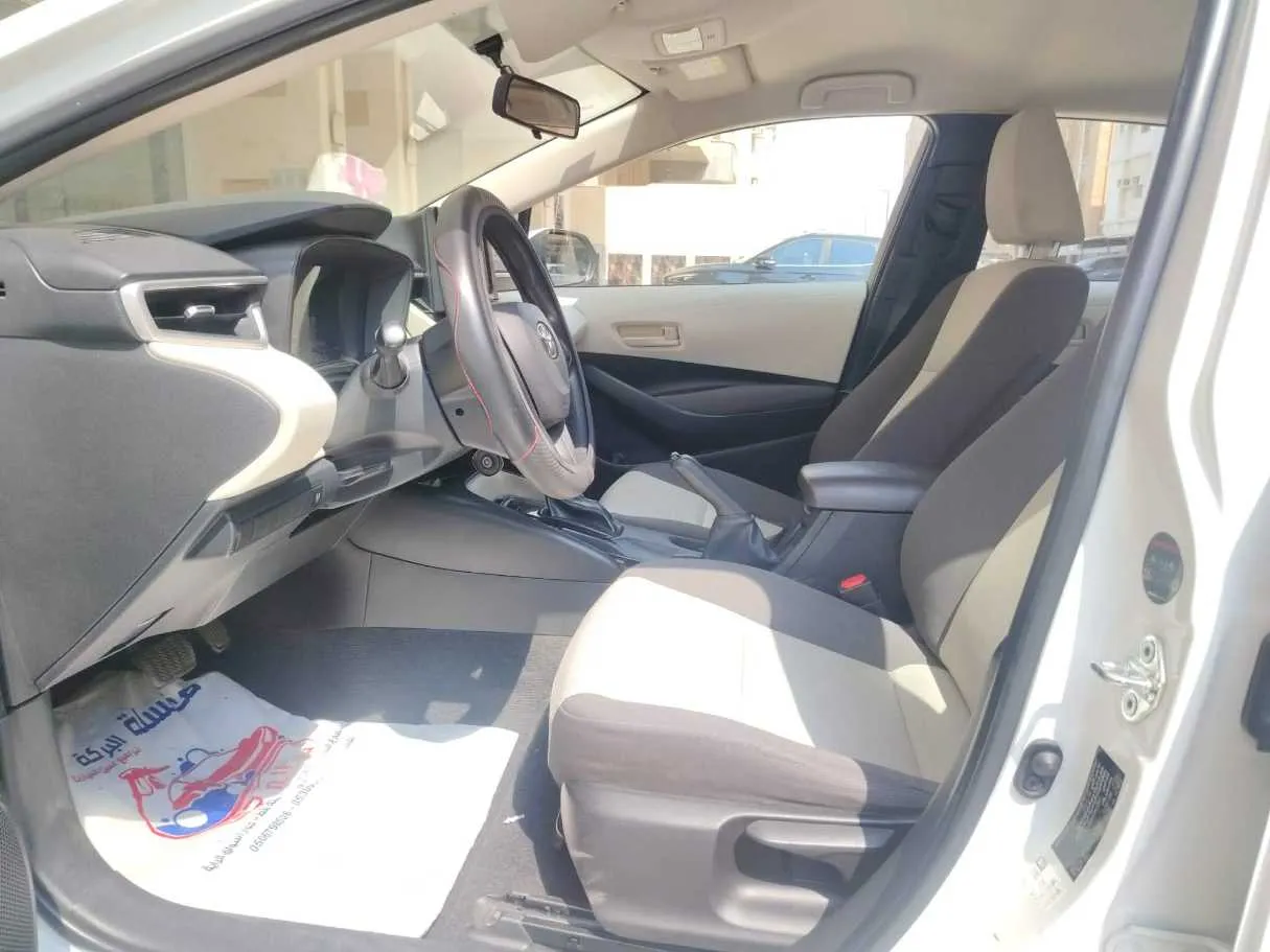 Car image 14
