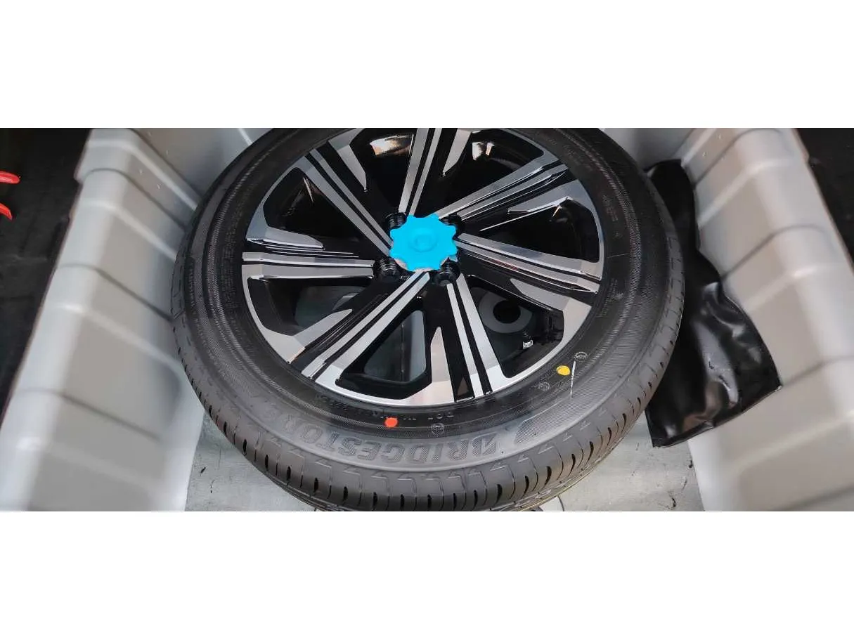 Car image 29