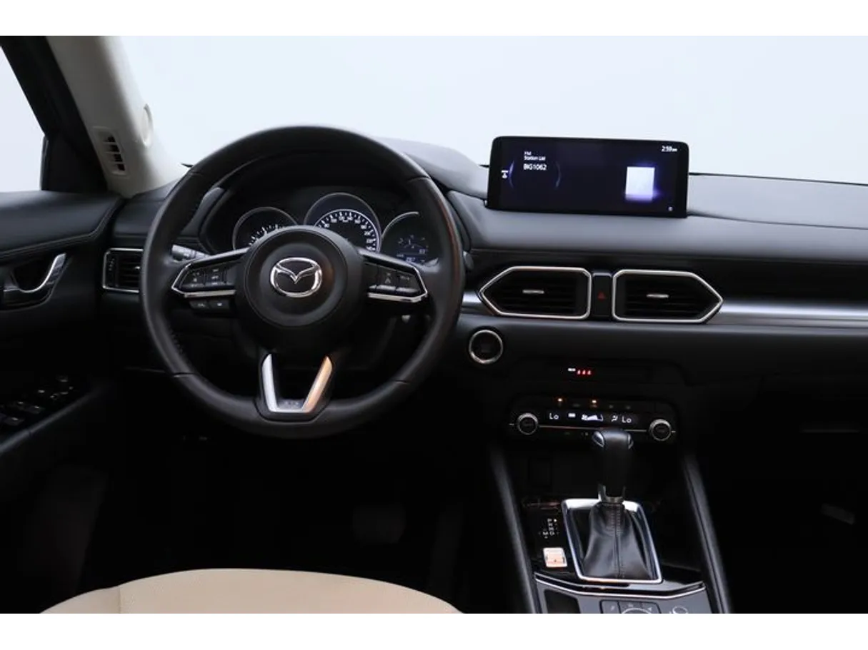 Car image 15