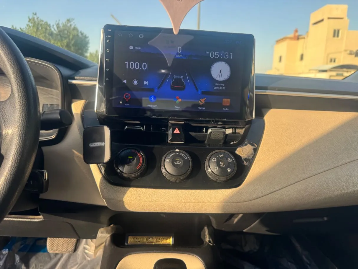 Car image 16