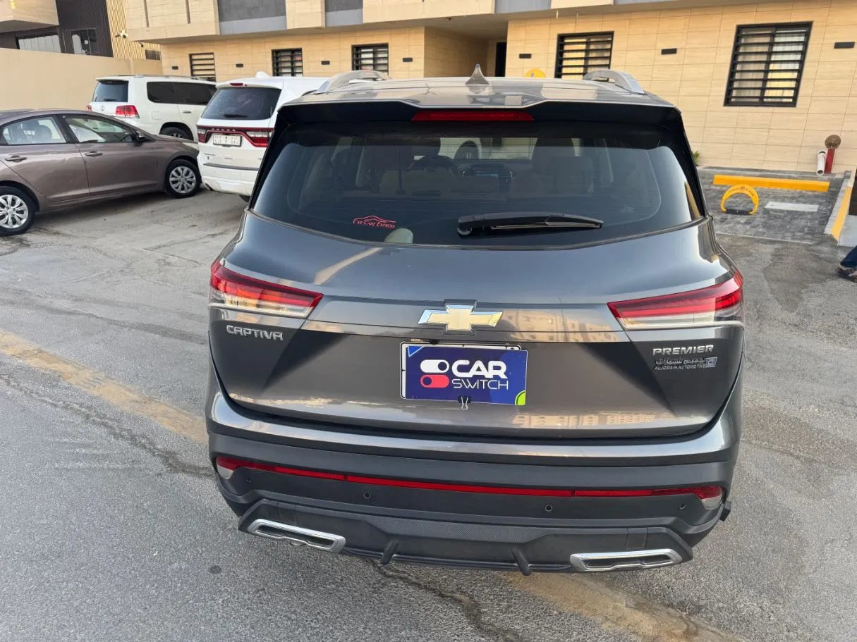 Car image 6