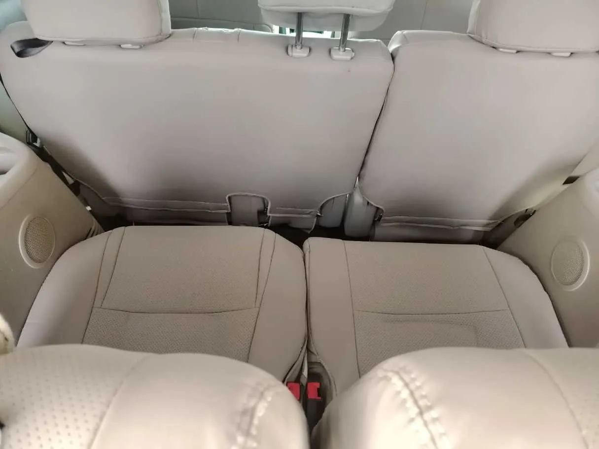 Car image 28