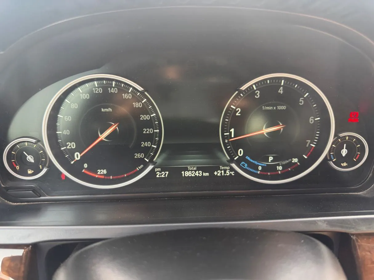 Car image 21