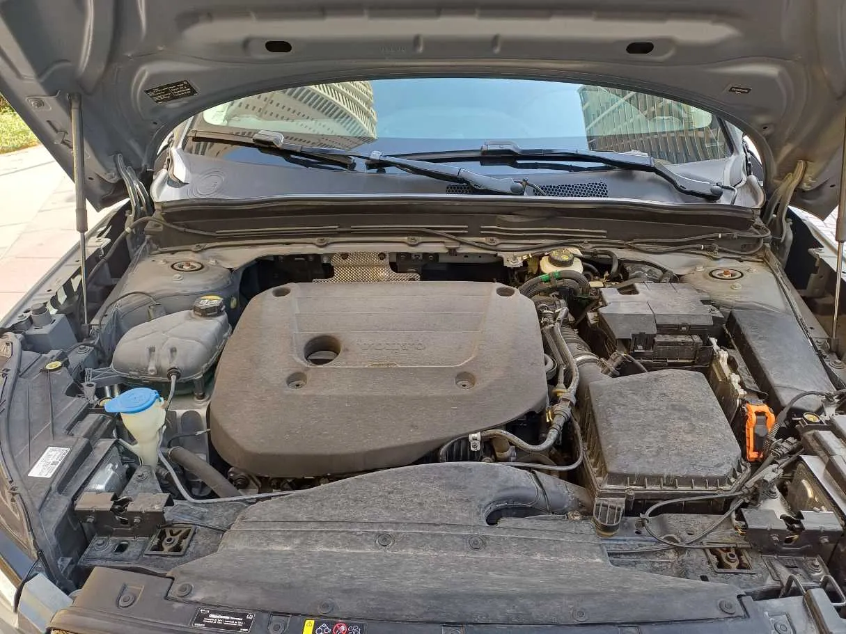 Car image 23