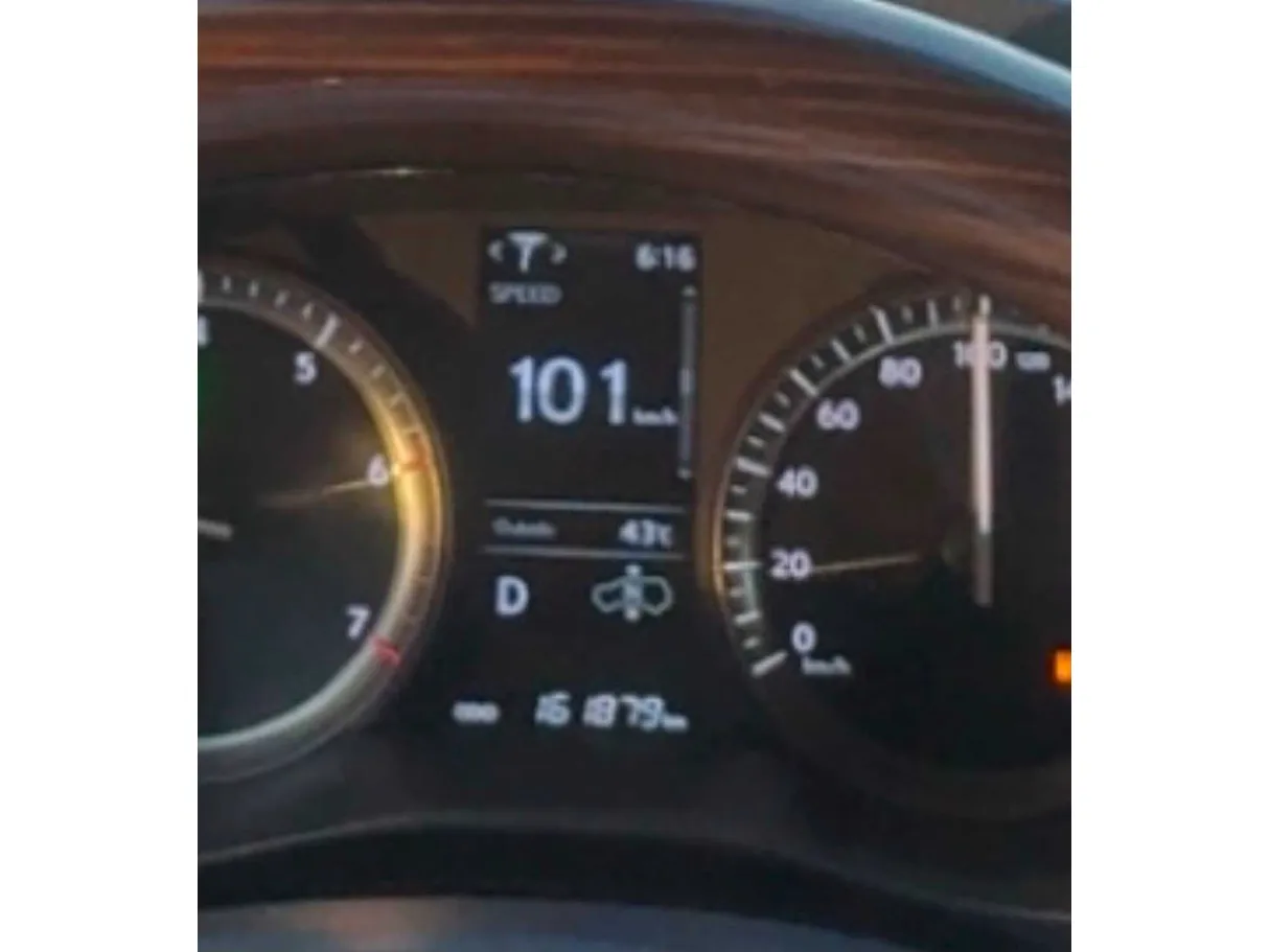 Car image 21