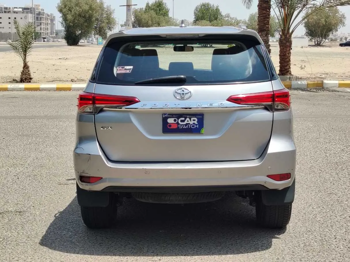 Car image 5