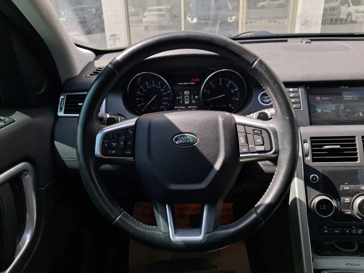 Car image 16